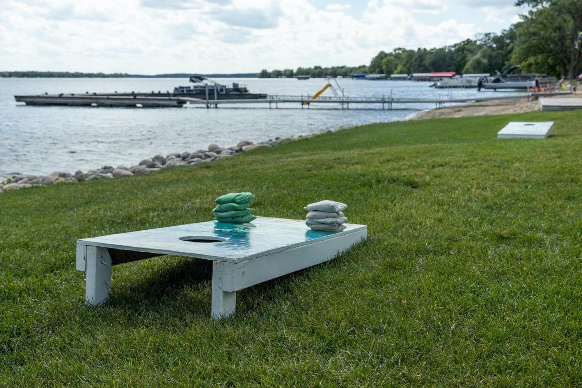 Holiday Inn Detroit Lakes By Ihg Exteriör bild