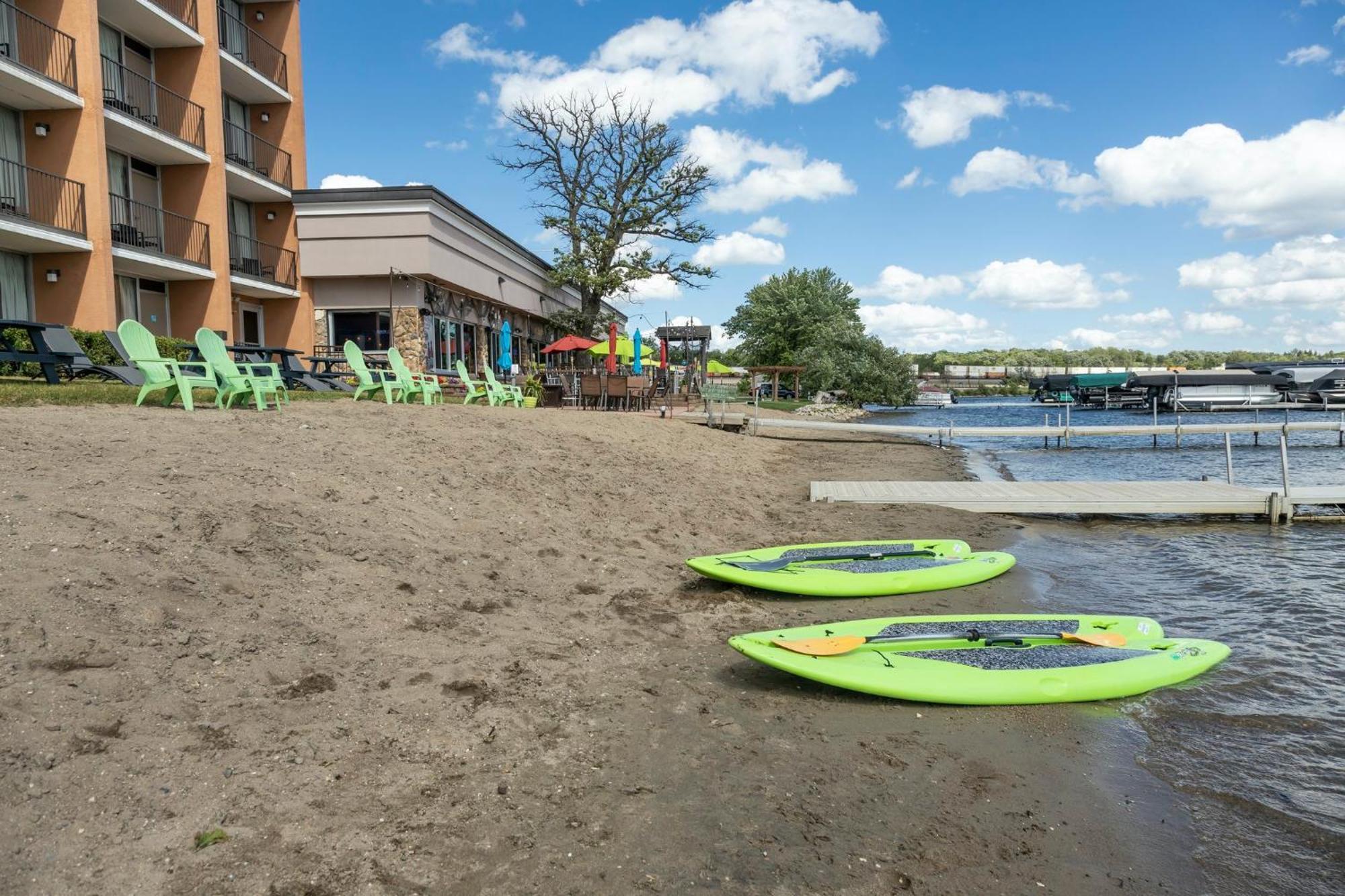 Holiday Inn Detroit Lakes By Ihg Exteriör bild