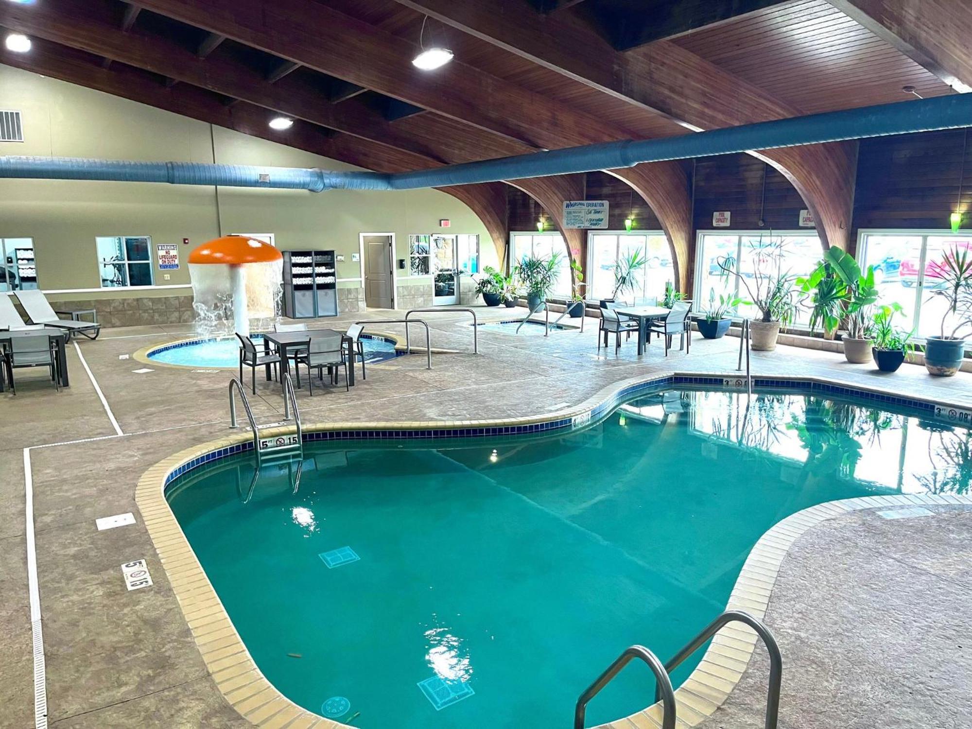 Holiday Inn Detroit Lakes By Ihg Exteriör bild